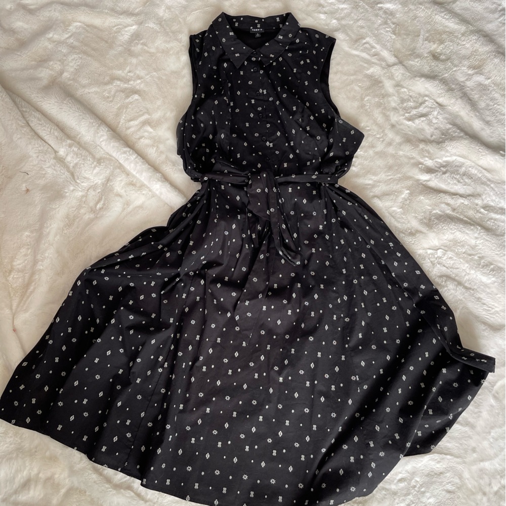 Beautiful collared midi dress from torrid
